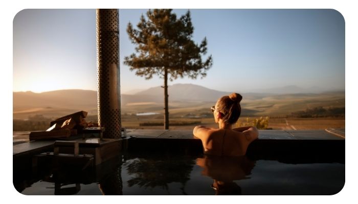 pool-hot-tub-desert