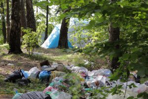 no camping trash sustainable travel