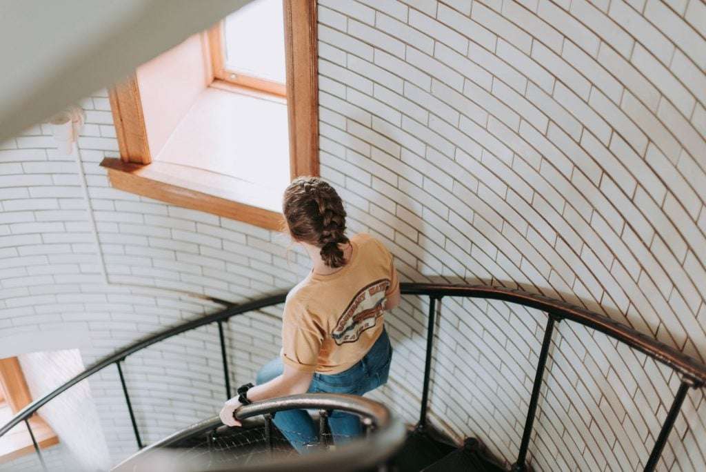 Spirals make a splash in modern staircase design trends.